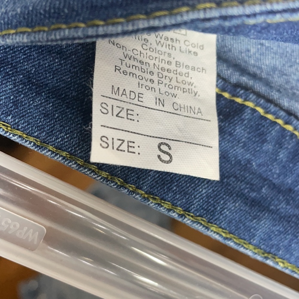 Jeans - Picture 2 of 3